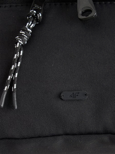 Saszetka nerka 4F Na pas Sportowa Czarna Biodrowa