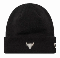 Czapka zimowa NEW ERA Chicago Bulls Metallic Pin Cuff Beanie czarna